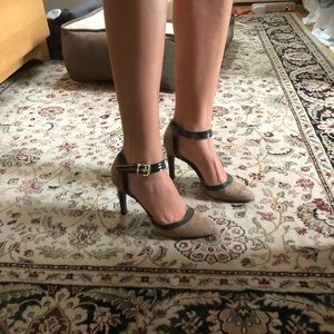 Tan/sand color suede heels with black trim